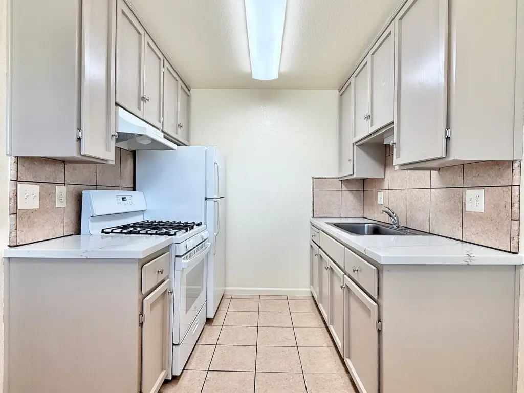 125 N Fremont St APT 4, Manteca, CA 95336