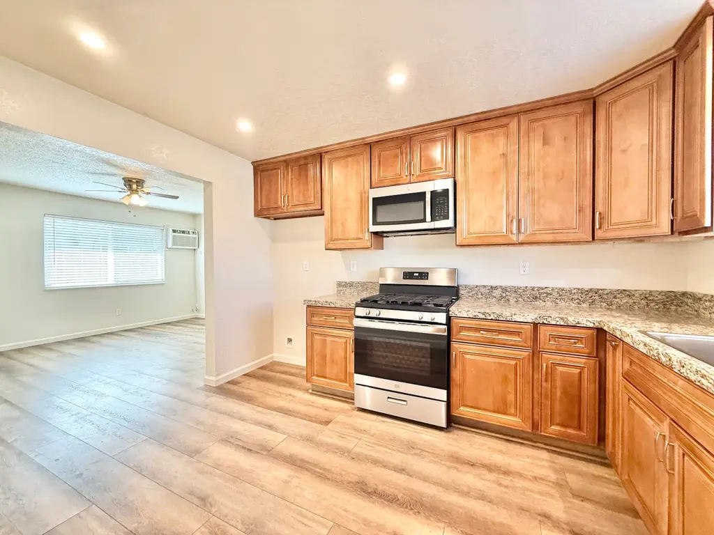 410 E Alameda St, Manteca, CA 95336