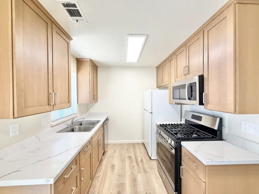 643 S Walnut Ave, # B, Ripon, CA 95366