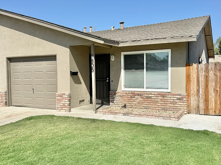 1805 W Rumble Rd, Modesto, CA 95350