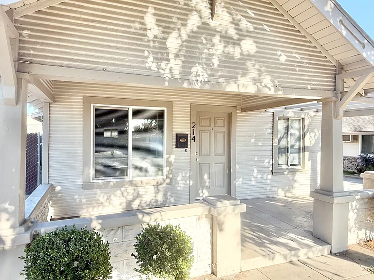 214 Locust Ave, Manteca, CA 95337